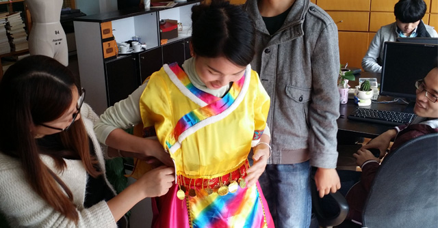 【驚奇】5個少數民族的服飾縫合在一起，你見過嗎？